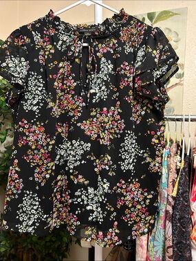 Cynthia Steffe Black Floral Ruffle Sleeve Blouse
